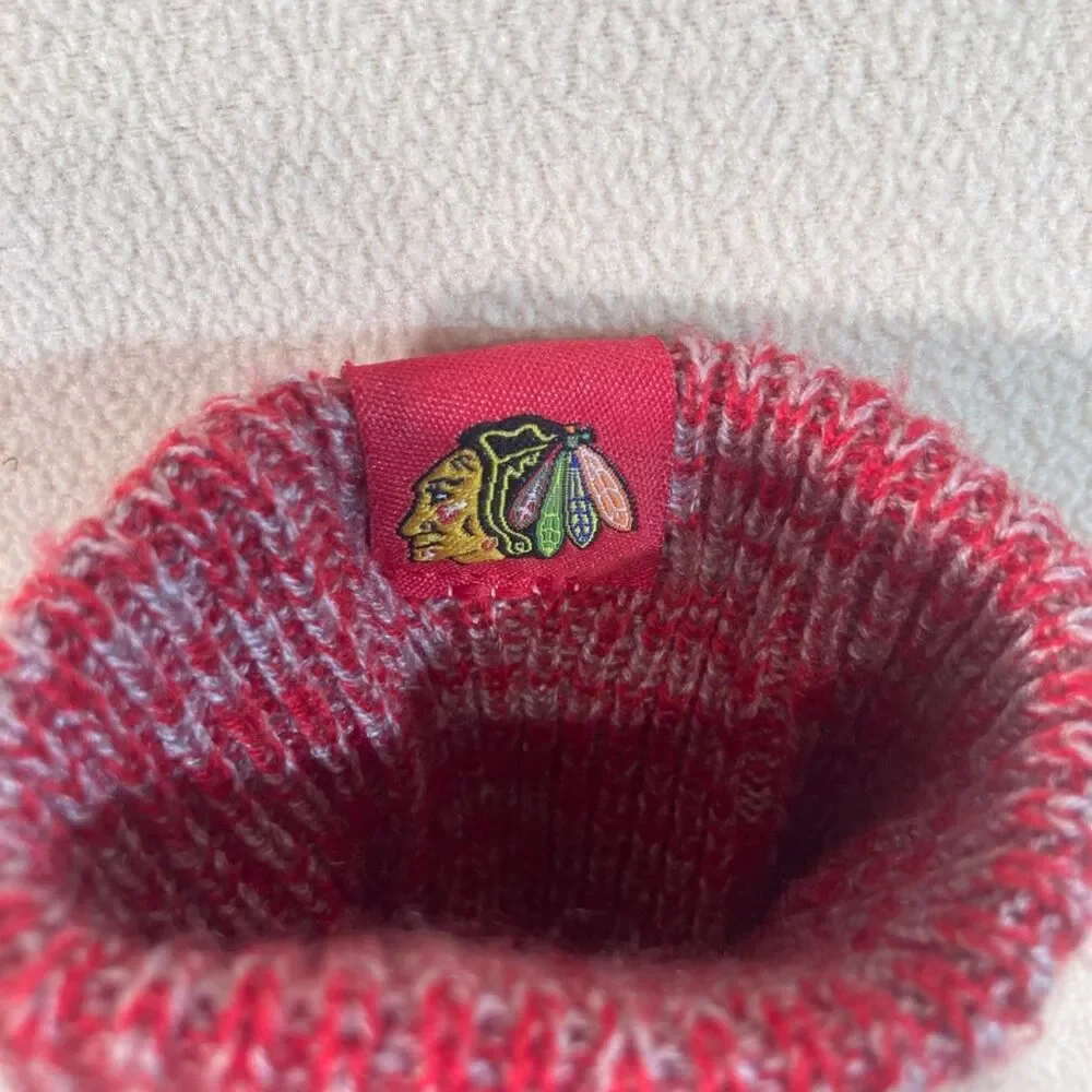 Adidas Chicago Blackhawks Mittens Red and White Cable‎ Knit Long Cuff Lined